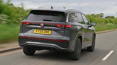 Volkswagen Tayron сзади